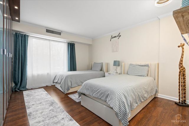 1405 E Central Road 222C, Arlington Heights, IL 60005