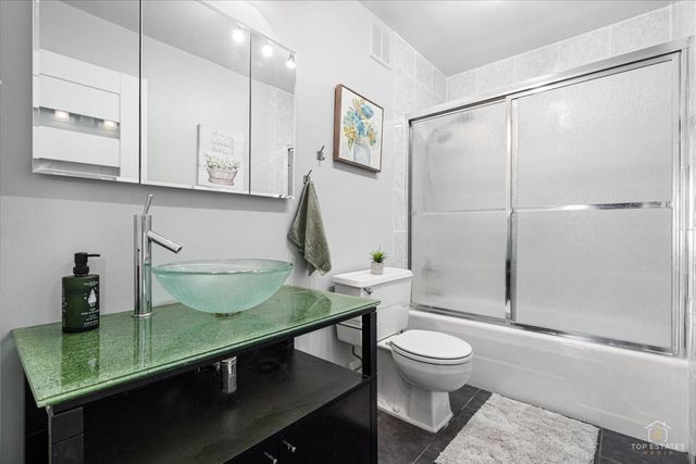 1405 E Central Road 222C, Arlington Heights, IL 60005