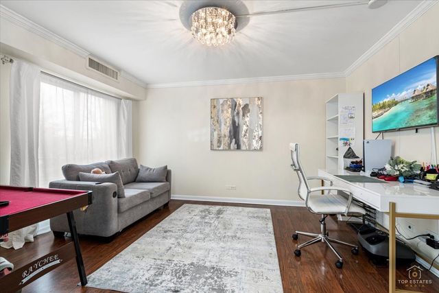 1405 E Central Road 222C, Arlington Heights, IL 60005