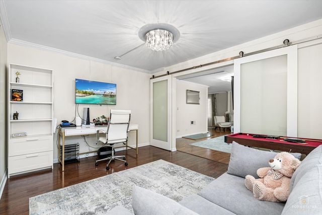 1405 E Central Road 222C, Arlington Heights, IL 60005