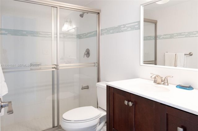 5601 Collins Ave 1420, Miami Beach, FL 33140