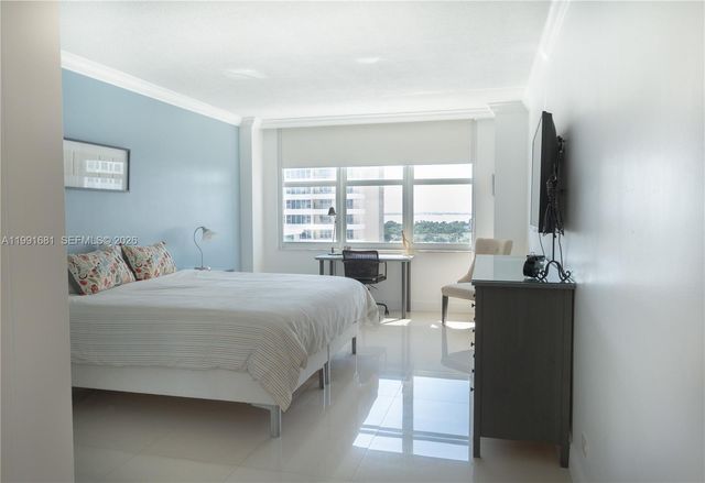 5601 Collins Ave 1420, Miami Beach, FL 33140