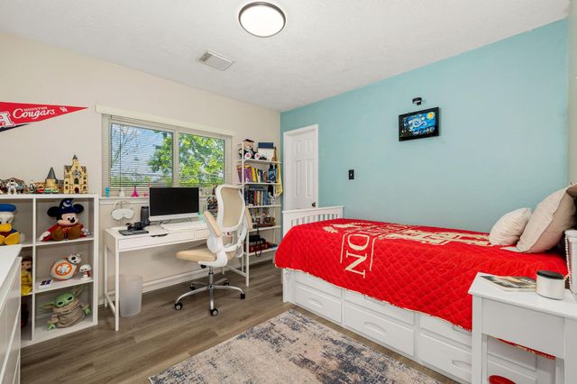 4602 Ten Sleep Lane, Friendswood, TX 77546