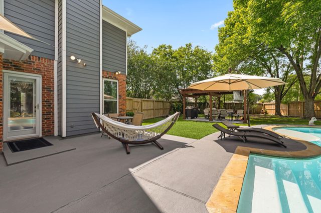 4602 Ten Sleep Lane, Friendswood, TX 77546