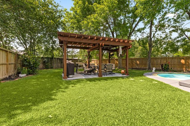4602 Ten Sleep Lane, Friendswood, TX 77546