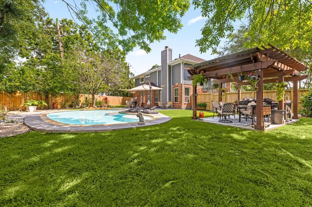 4602 Ten Sleep Lane, Friendswood, TX 77546