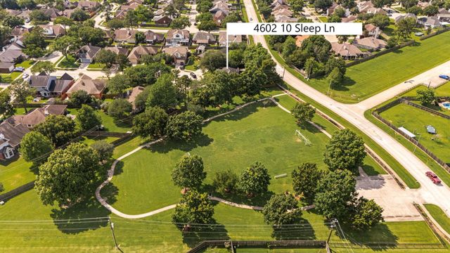 4602 Ten Sleep Lane, Friendswood, TX 77546