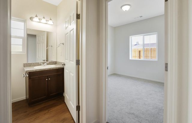 1147 W Putnam Avenue, Porterville, CA 93257