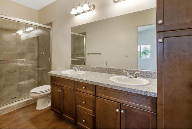 1147 W Putnam Avenue, Porterville, CA 93257