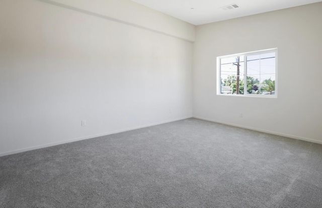 1147 W Putnam Avenue, Porterville, CA 93257