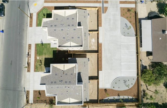 1147 W Putnam Avenue, Porterville, CA 93257