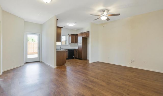 1147 W Putnam Avenue, Porterville, CA 93257