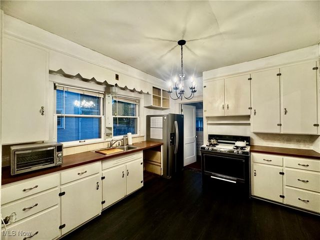 138 Marvin Avenue, Akron, OH 44302