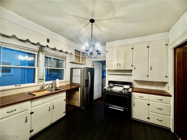 138 Marvin Avenue, Akron, OH 44302