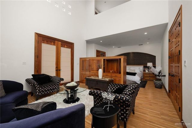 323 Nightingale Avenue, Mcallen, TX 78504