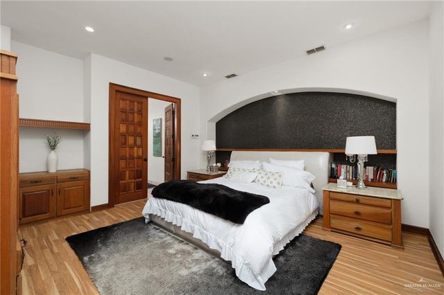 323 Nightingale Avenue, Mcallen, TX 78504