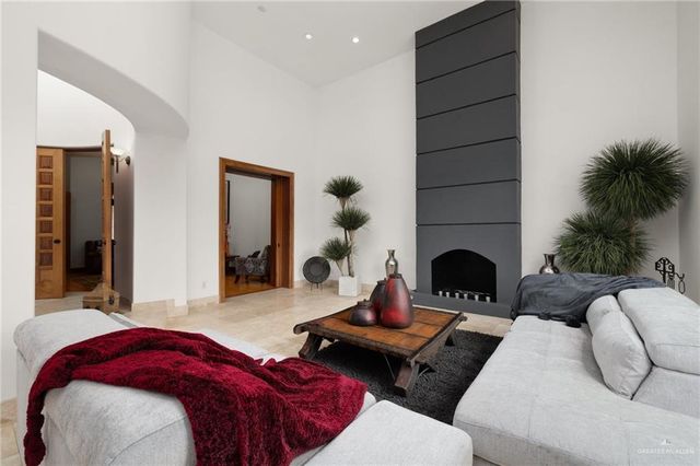 323 Nightingale Avenue, Mcallen, TX 78504