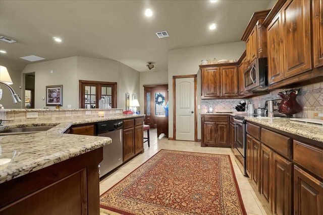 6125 SW 112th St, Lawton, OK 73505