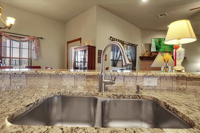 6125 SW 112th St, Lawton, OK 73505