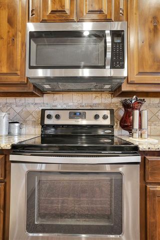 6125 SW 112th St, Lawton, OK 73505