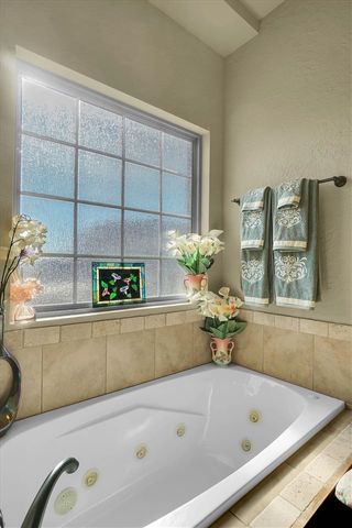 6125 SW 112th St, Lawton, OK 73505