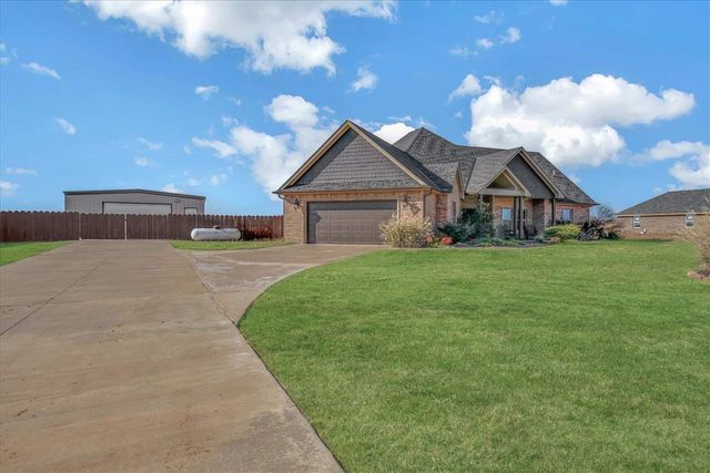 6125 SW 112th St, Lawton, OK 73505