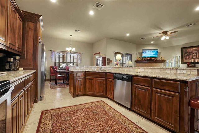 6125 SW 112th St, Lawton, OK 73505