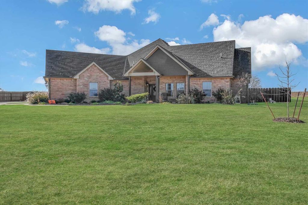 6125 SW 112th St, Lawton, OK 73505