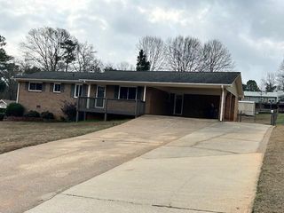 4642 Elmhurst Drive, Douglasville, GA 30135