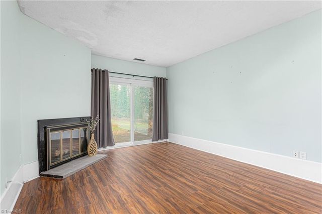 201 Lamplighter Circle, Winston-salem, NC 27104