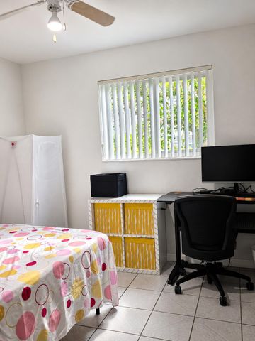 101 SW 64th Avenue, Pembroke Pines, FL 33023
