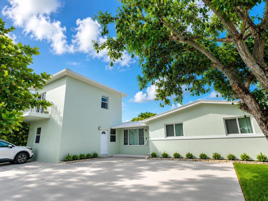 101 SW 64th Avenue, Pembroke Pines, FL 33023