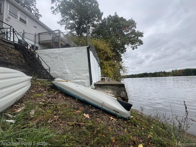 58766 Ash Road, Lockport Township, MI 49093