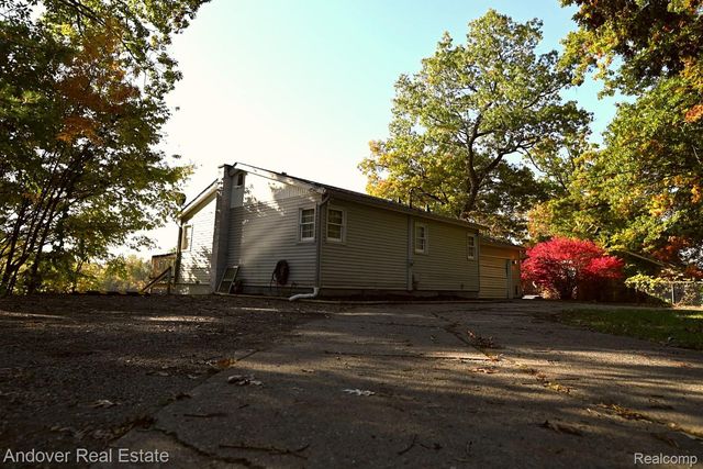 58766 Ash Road, Lockport Township, MI 49093