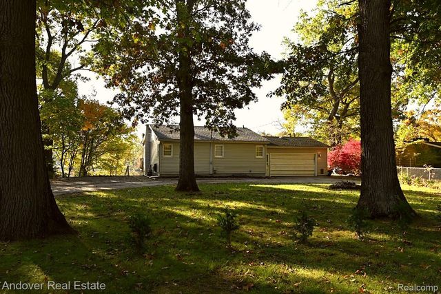 58766 Ash Road, Lockport Township, MI 49093