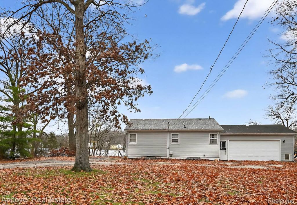 58766 Ash Road, Lockport Township, MI 49093