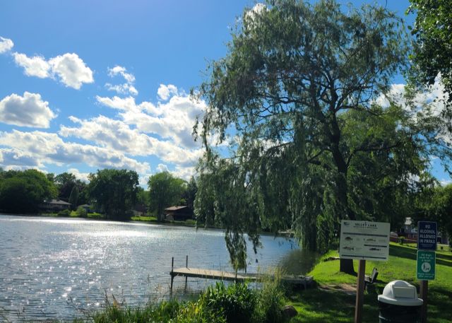 17515 W Winnebago Drive, Grayslake, IL 60030