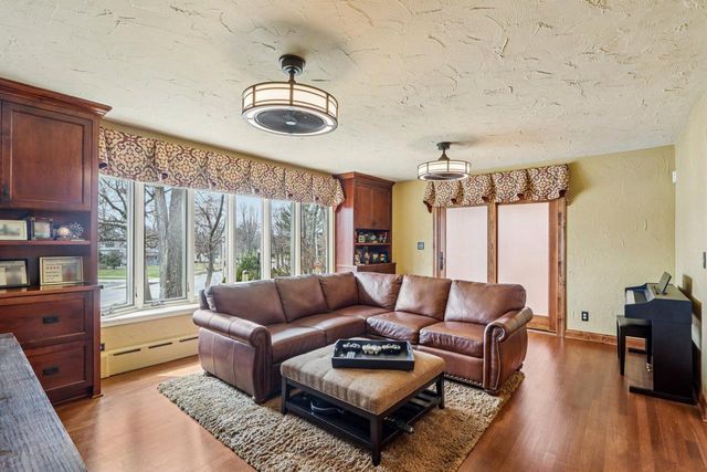 1618 Mountain AVENUE, Wauwatosa, WI 53213