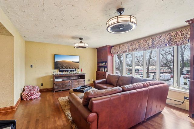 1618 Mountain AVENUE, Wauwatosa, WI 53213