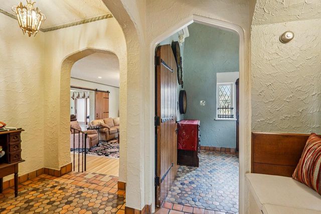 1618 Mountain AVENUE, Wauwatosa, WI 53213