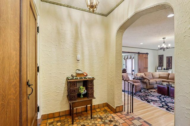 1618 Mountain AVENUE, Wauwatosa, WI 53213