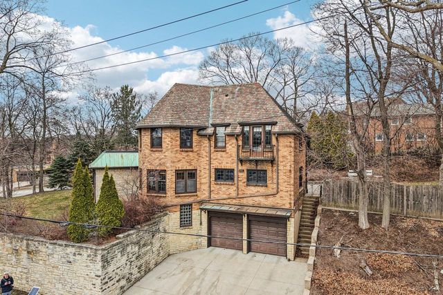 1618 Mountain AVENUE, Wauwatosa, WI 53213