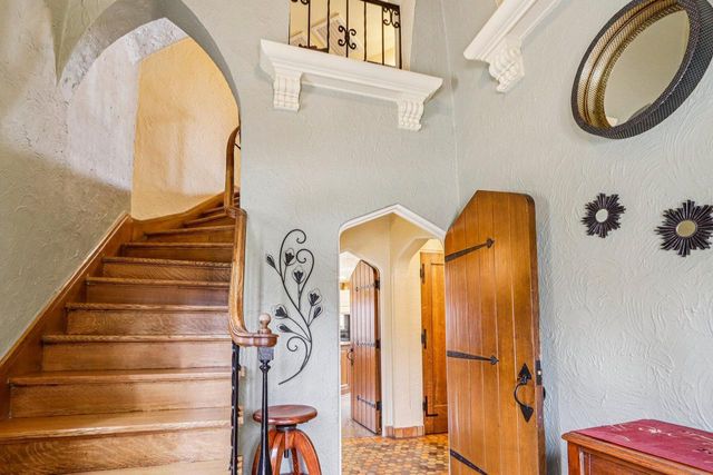 1618 Mountain AVENUE, Wauwatosa, WI 53213