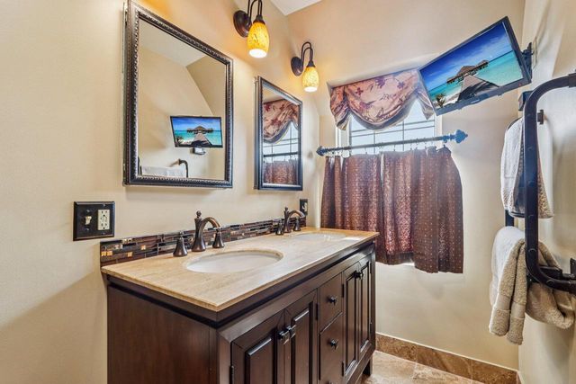 1618 Mountain AVENUE, Wauwatosa, WI 53213