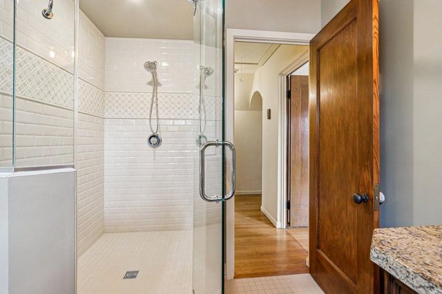 1618 Mountain AVENUE, Wauwatosa, WI 53213