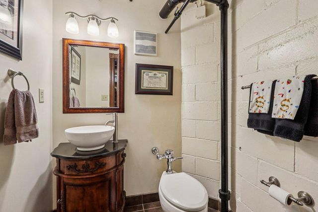 1618 Mountain AVENUE, Wauwatosa, WI 53213