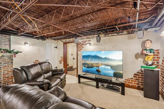 1618 Mountain AVENUE, Wauwatosa, WI 53213