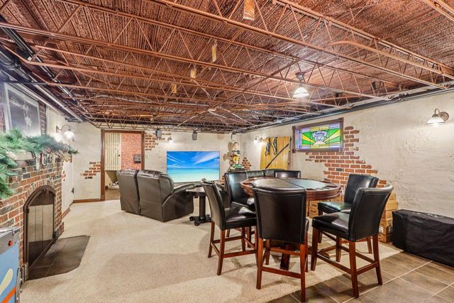 1618 Mountain AVENUE, Wauwatosa, WI 53213