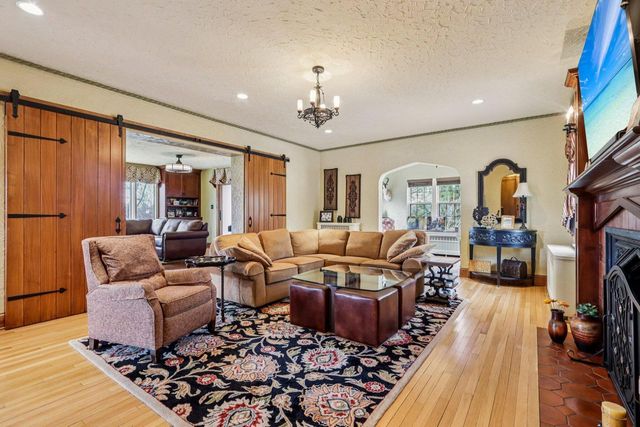 1618 Mountain AVENUE, Wauwatosa, WI 53213