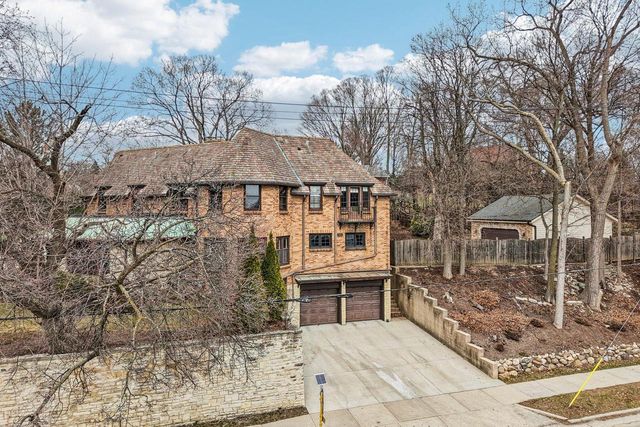 1618 Mountain AVENUE, Wauwatosa, WI 53213